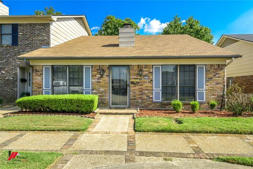 2610 Village Ln, Bossier City, LA, 71112-2318 | Card Image