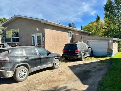 4605 54 St, House detached with 4 bedrooms, 2 bathrooms and 5 parking in Mayerthorpe AB | Image 1