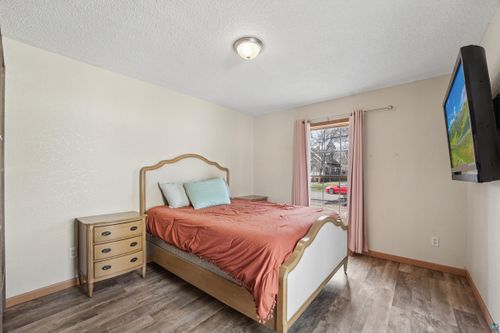9234 Brook St, Duluth, MN, 55810 | Card Image
