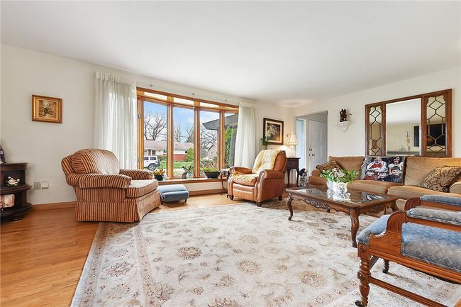 1609 Zeuger St, House other with 3 bedrooms, 3 bathrooms and 2 parking in Glenshaw PA | Image 7