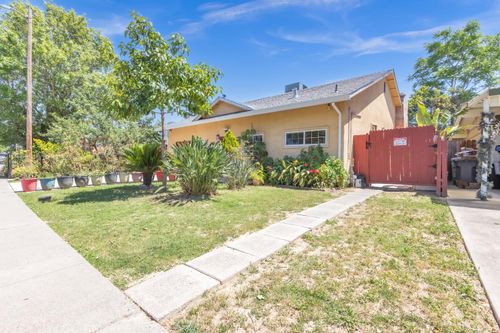 945 Sharian St, West Sacramento, CA, 95605-2140 | Card Image