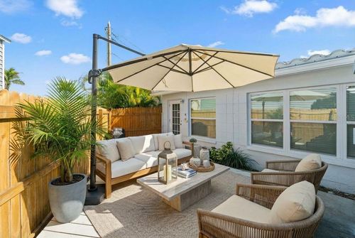 11155 2nd St E, Treasure Island, FL, 33706-4627 | Card Image