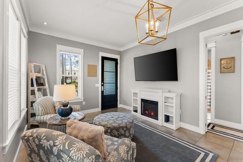 389 Seacrest Dr, Seacrest, FL, 32461-7044 | Card Image