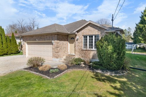 166 W Park Dr, Parkhill, ON, N0M2K0 | Card Image