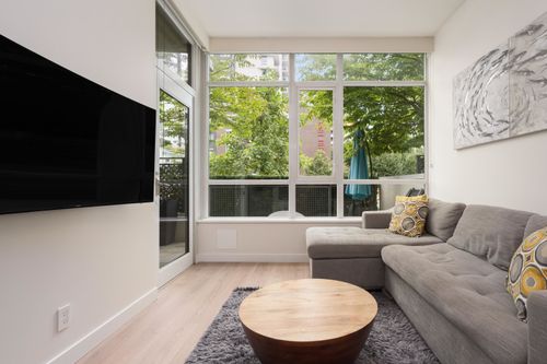 1680 Quebec St, Vancouver, BC, V6A3L6 | Card Image