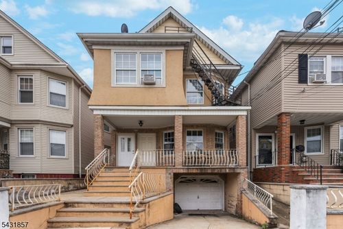 733 Jackson Ave, Elizabeth, NJ, 07201-2193 | Card Image