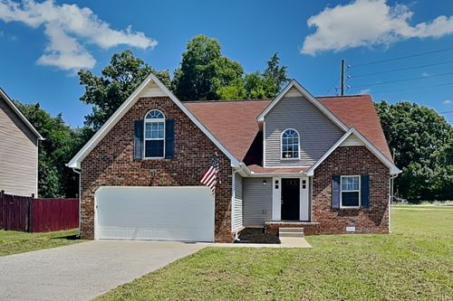 800 Chaney Woods Dr, LA VERGNE, TN, 37086-3800 | Card Image