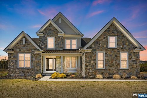 14 Woodmere Rd, Upper Saddle River, NJ, 07458-1424 | Card Image