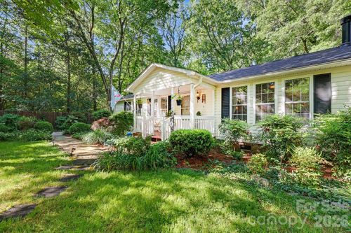 10112 Idlewild Rd, Matthews, NC, 28105-1905 | Card Image