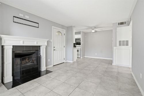 315-7600 Emmett F Lowry Expy, Texas City, TX, 77591-2452 | Card Image
