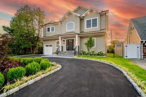 60 Ramble Ln, Levittown, NY, 11756-5733 | Card Image