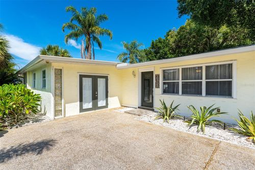 2363 Milford Cir, SARASOTA, FL, 34239-3950 | Card Image