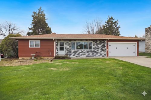 126 Hilltop Dr, Gettysburg, SD, 57442-1412 | Card Image