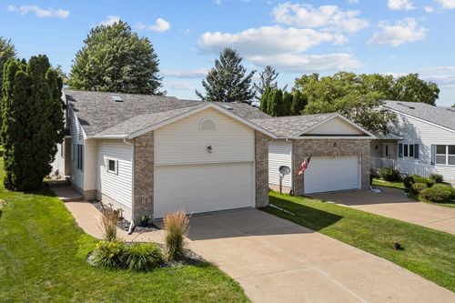 4176 Mallard Ct, Bettendorf, IA, 52722-2279 | Card Image