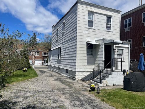 5844 78th Ave, Glendale, NY, 11385-6023 | Card Image