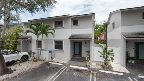 2b-3542 Sw 17th St, Miami, FL, 33145-1747 | Card Image