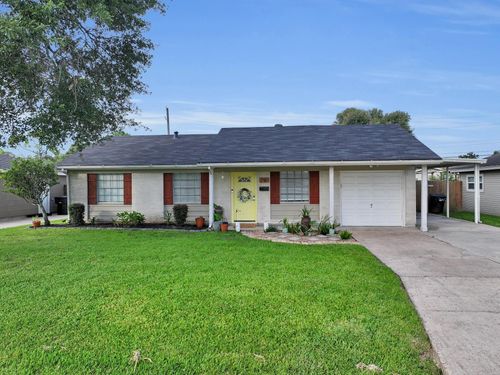 720 S 2nd St, Nederland, TX, 77627-2305 | Card Image