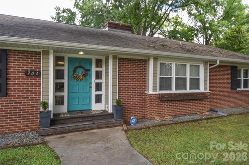704 Lancaster Ave, Monroe, NC, 28112-5904 | Card Image