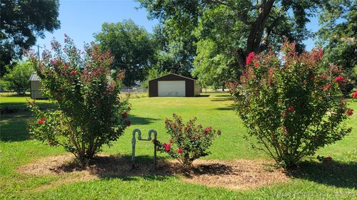 1307 W Gentry St, Henryetta, OK, 74437-2431 | Card Image