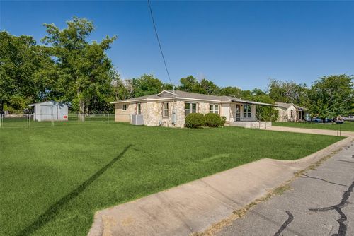 107 N Cherry Ln, Granbury, TX, 76048-1807 | Card Image