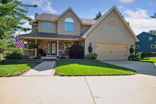 727 Tanbark Dr, Dimondale, MI, 48821-9792 | Card Image