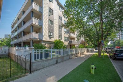 102 - 820 15 Ave Sw, Condo with 2 bedrooms, 2 bathrooms and 1 parking in Calgary AB | Image 3