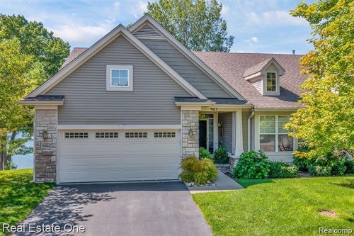963 Stony Lake Ct, Oxford, MI, 48371-6738 | Card Image