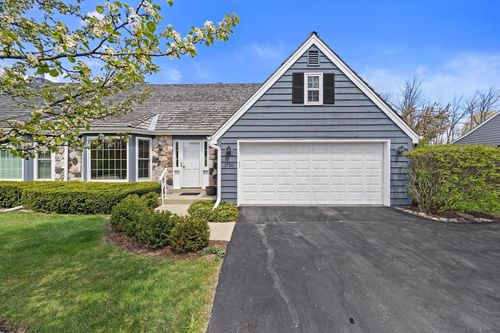 1720 W Bradford Drive, Mequon, WI, 53092 | Card Image