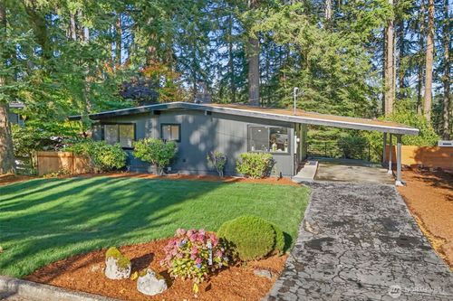 3901 151st Ave Se, Bellevue, WA, 98006-1712 | Card Image