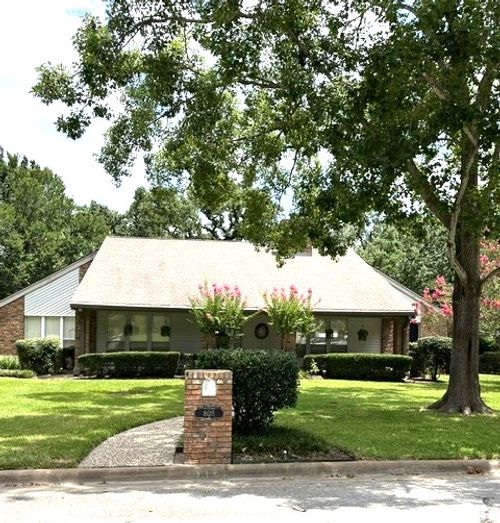 805 Copperas Dr, Caldwell, TX, 77836-2102 | Card Image