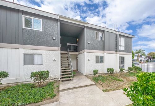c-2803 S Fairview St, Santa Ana, CA, 92704-5952 | Card Image