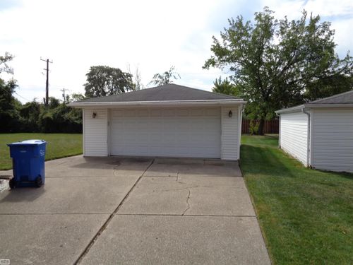 11582 Gerald Dr, Warren, MI, 48093-2698 | Card Image