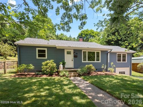 18 Pinewood Pl, Asheville, NC, 28806-2432 | Card Image