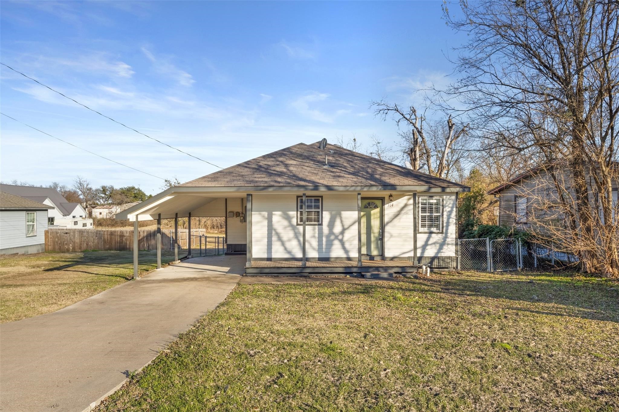 Residential Lease in Farmersville 4