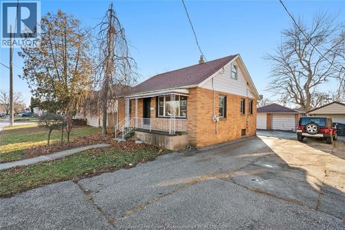 1987 Buckingham Dr, Windsor, ON, N8T2A9 | Card Image