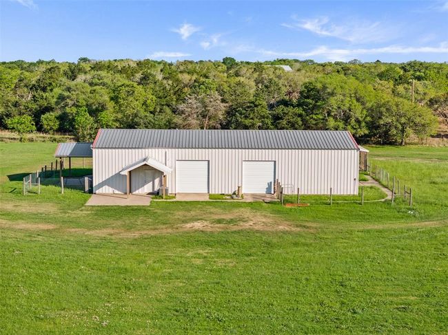 150 Huenefeld Ln, Home with 2 bedrooms, 3 bathrooms and 1 parking in Round Top TX | Image 39