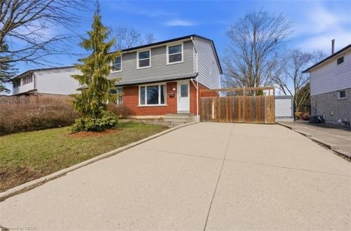 28 Chartwell Cres, Guelph, ON, N1G2T7 | Card Image