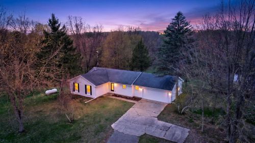 1865 Lindsey Rd, Jackson, MI, 49201-9766 | Card Image