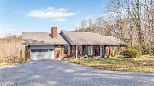 1542 Cedar Lane, Wilkesboro, NC, 28651 | Card Image