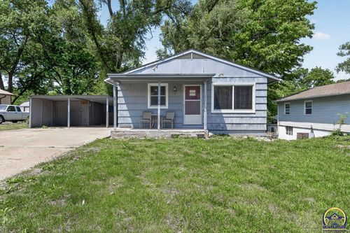 3717 S Humboldt St, Topeka, KS, 66609-1435 | Card Image