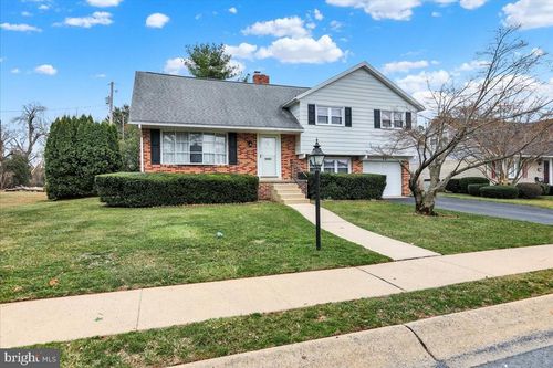 12 Kevin Ct, READING, PA, 19610-1549 | Card Image