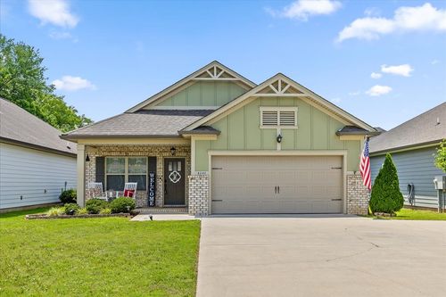 8242 Roy Ln, Ooltewah, TN, 37363-9246 | Card Image