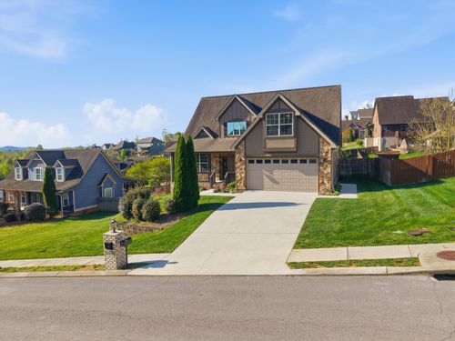 8095 Burgundy Cir, Chattanooga, TN, 37421-1290 | Card Image