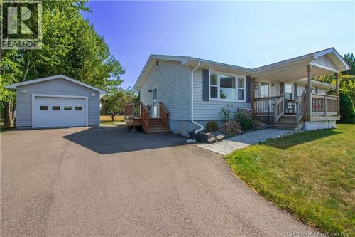12 Barbara St, Hampton, NB, E5N5P4 | Card Image