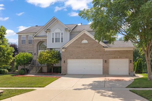 122 Rosewood Dr, Streamwood, IL, 60107-1576 | Card Image