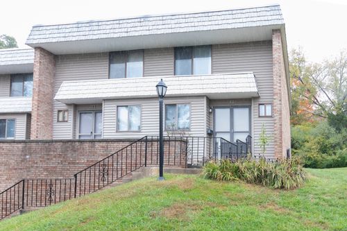 2-2 Briar Ct, Cromwell, CT, 06416-1720 | Card Image