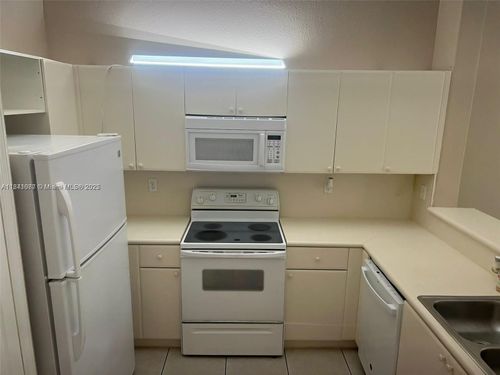 unit-208-1666 Se 27th Ct, HOMESTEAD, FL, 33035-2505 | Card Image