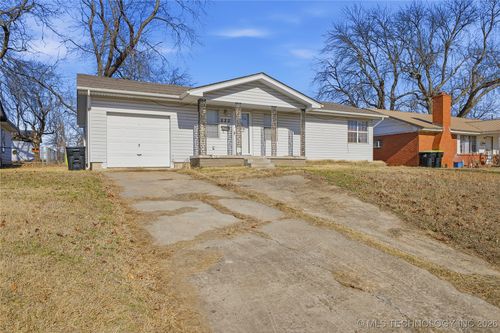 820 Charles Dr, Ada, OK, 74820-8070 | Card Image