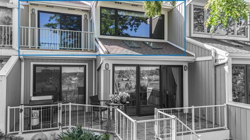 205 Wayne St, Saint Joseph, MI, 49085-1134 | Card Image