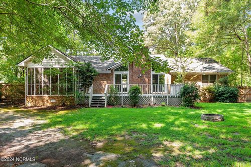 103 Knollwood Ct, New Bern, NC, 28562-9529 | Card Image